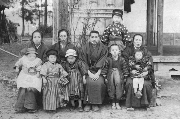 記念撮影の定番スタイル。
