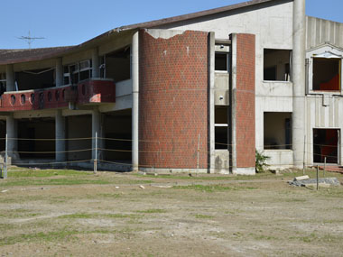 破壊された校舎跡　１３