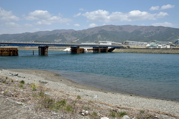 気仙川河口西側堤防より 4