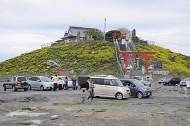 壊れたままの駐車場