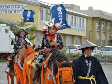 騎馬行列の出発 11