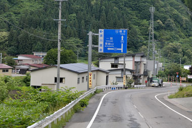 秋田側の道路　３