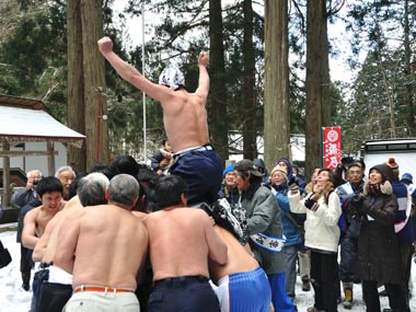 境内での争奪戦 9