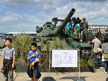 子ども達に人気があった７４式戦車。