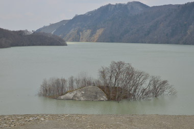 湖畔道路 3