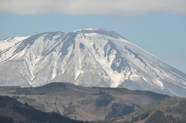 早春の岩手山 2