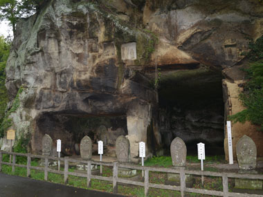 洞窟遺跡群　３