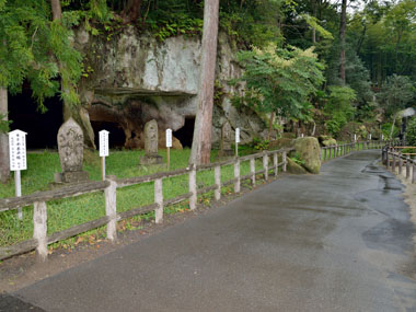 洞窟遺跡群　１２